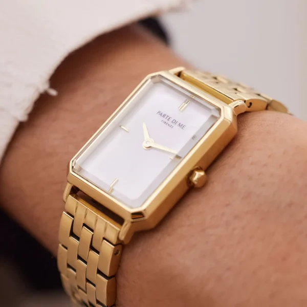 Orologio rechthoekig dameshorloge goudkleurig en parelmoer